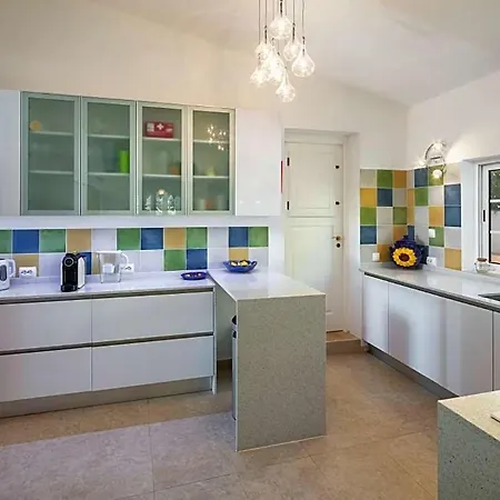 Sleeps 6 Pool Air Con * Almancil