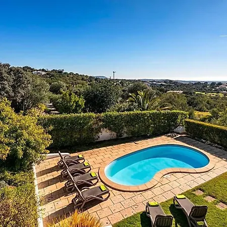 Sleeps 6 Pool Air Con