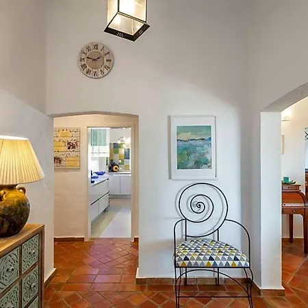 Sleeps 6 Pool Air Con Villa Almancil