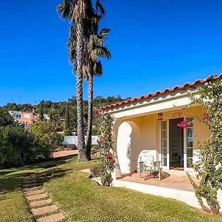 Sleeps 6 Pool Air Con *